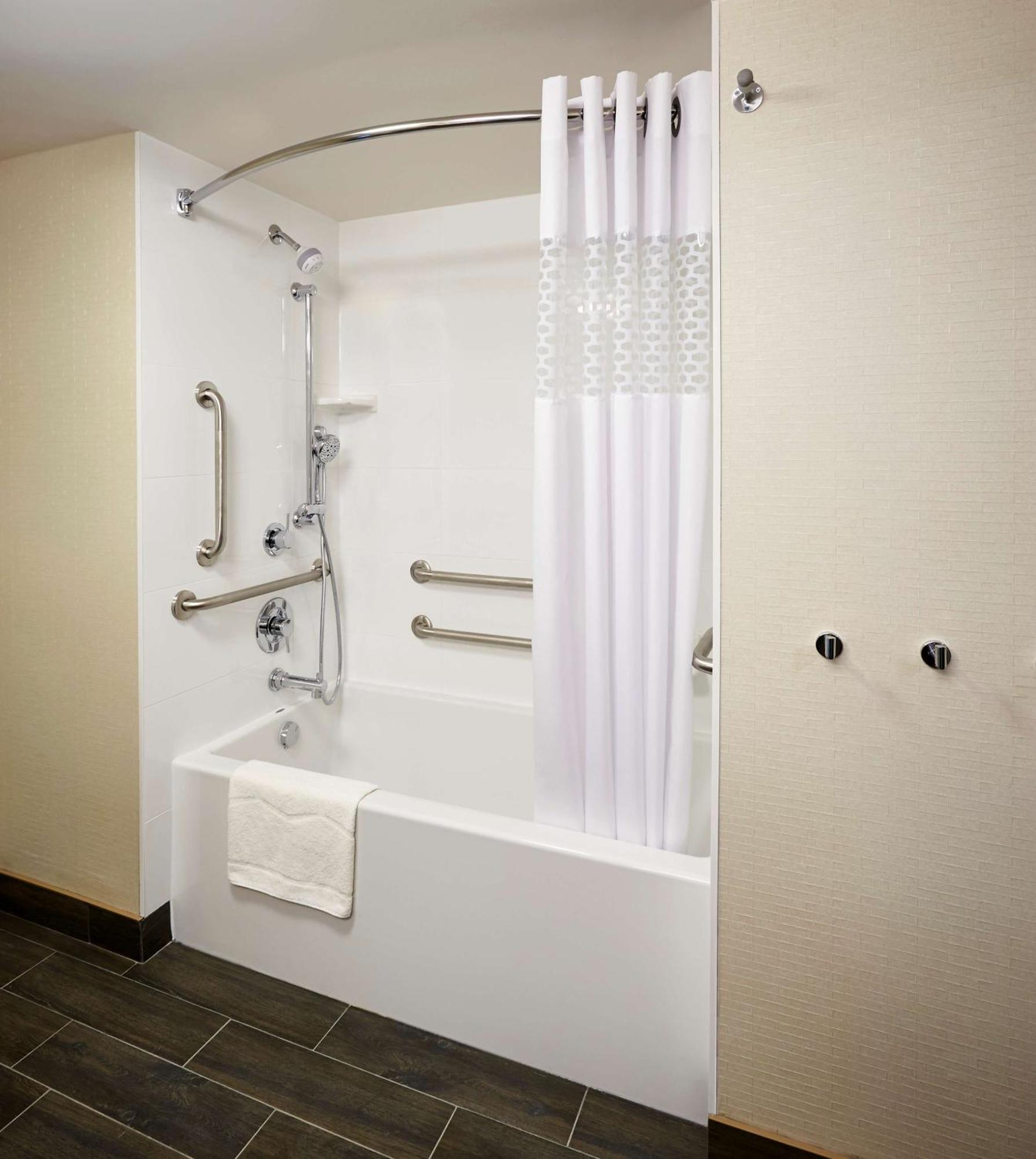 Hampton Inn By Hilton Timmins Exterior foto